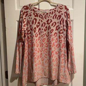 LOGO Lounge Size Large leopard animal print long sleeve light sweatshirt